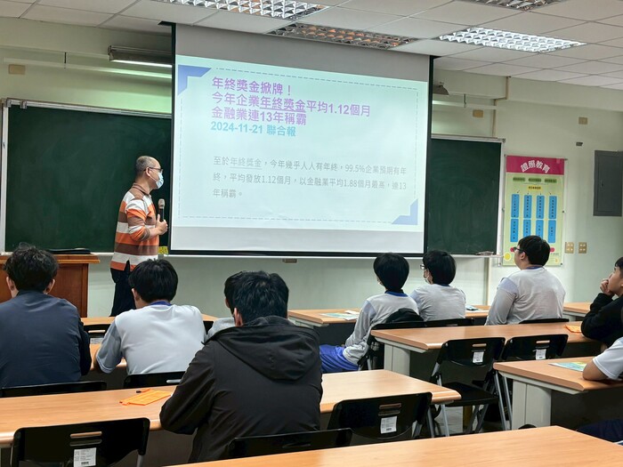 114年12月18日「Open Festival 前進2026校園開放日通往南應的青春旅程」臺南海事電子科參訪圖片