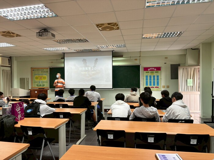 114年12月18日「Open Festival 前進2026校園開放日通往南應的青春旅程」臺南海事電子科參訪圖片