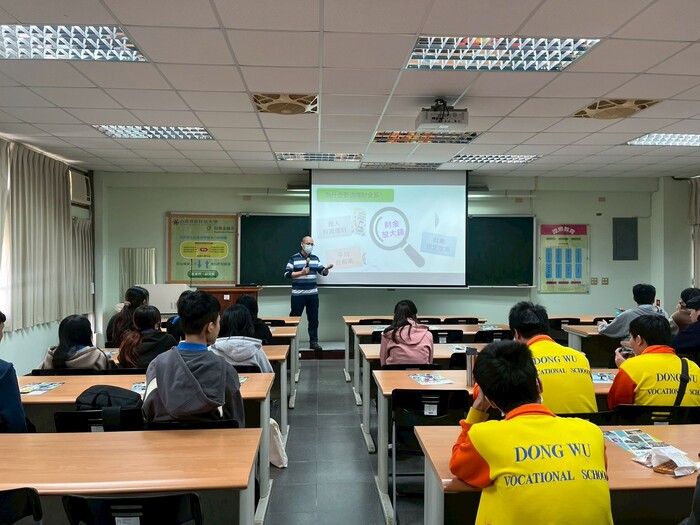 114年12月16日「Open Festival 前進2026校園開放日通往南應的青春旅程」東吳工家資處、觀光科參訪圖片