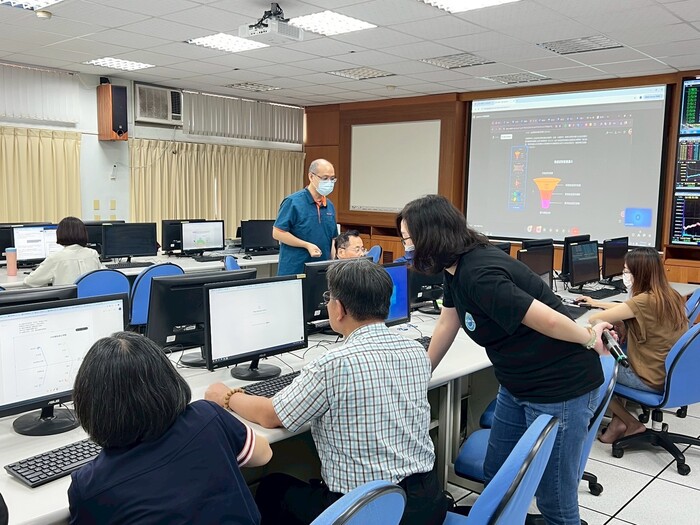 114年8月4日(一)【AI嘉年華：AI 美感解鎖－Canva 在教學設計的創意應用】研習會圖片
