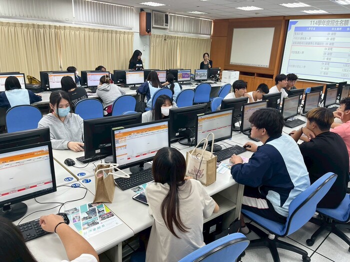 114年5月6日「土庫商工商經科、資處科、會計科」蒞校體驗參訪圖片