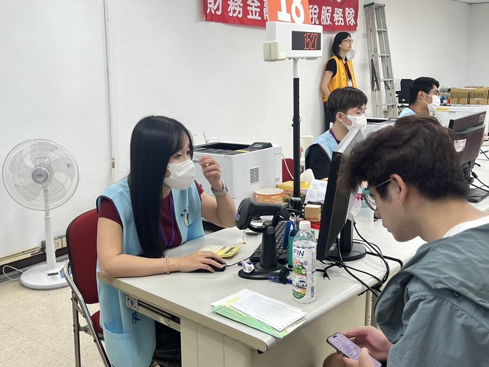 114年5月20日南區國稅局114年度納稅服務隊訪視圖片