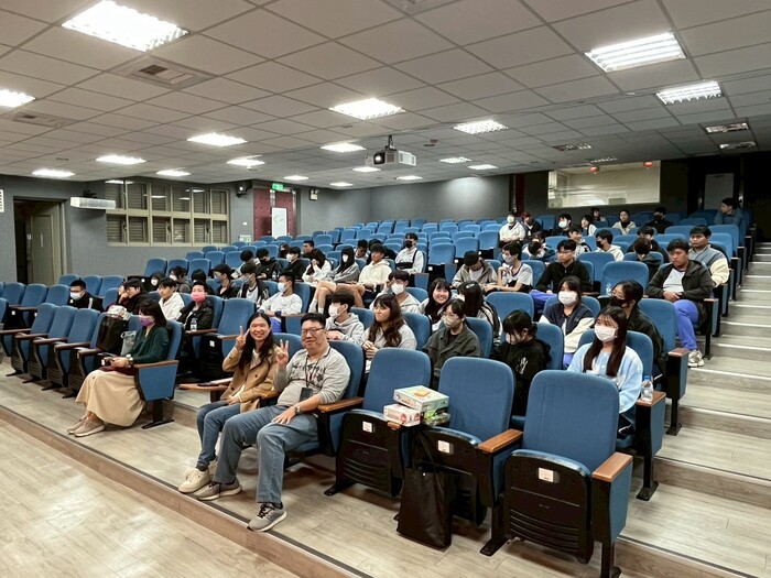 114年12月18日「Open Festival 前進2026校園開放日通往南應的青春旅程」臺南海事商經、電商科參訪圖片