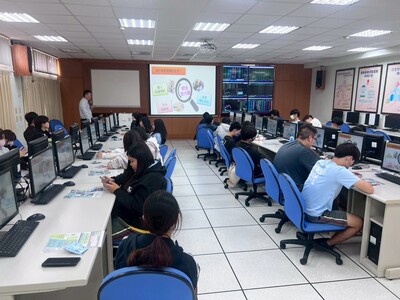 114年12月18日「Open Festival 前進2026校園開放日通往南應的青春旅程」新化高工資資處科參訪圖片