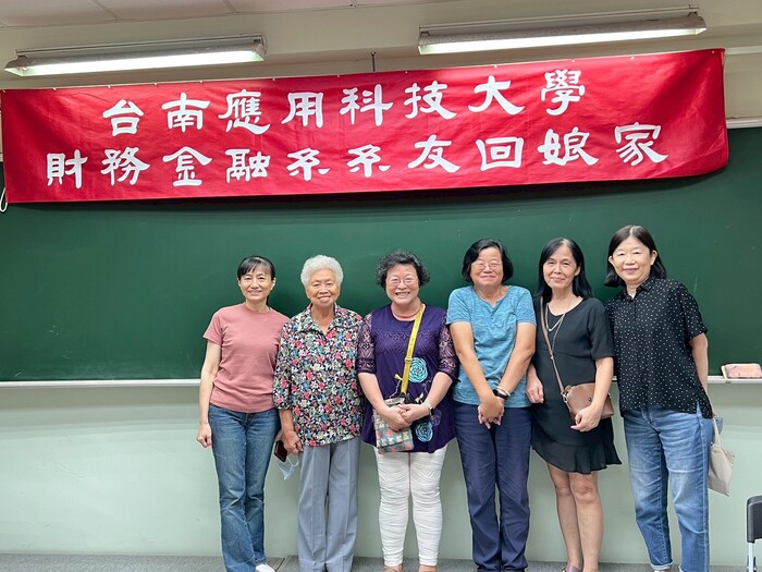 114年10月18日(六)61週年校慶「系友回娘家」圖片