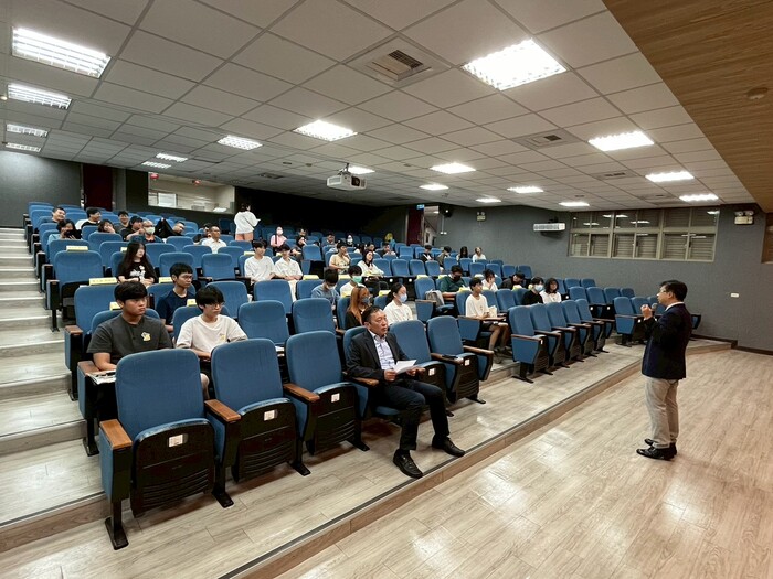 114年10月18日(六)61週年校慶「2025全國高中職投資模擬競賽─股感星球大冒險」頒獎典禮圖片