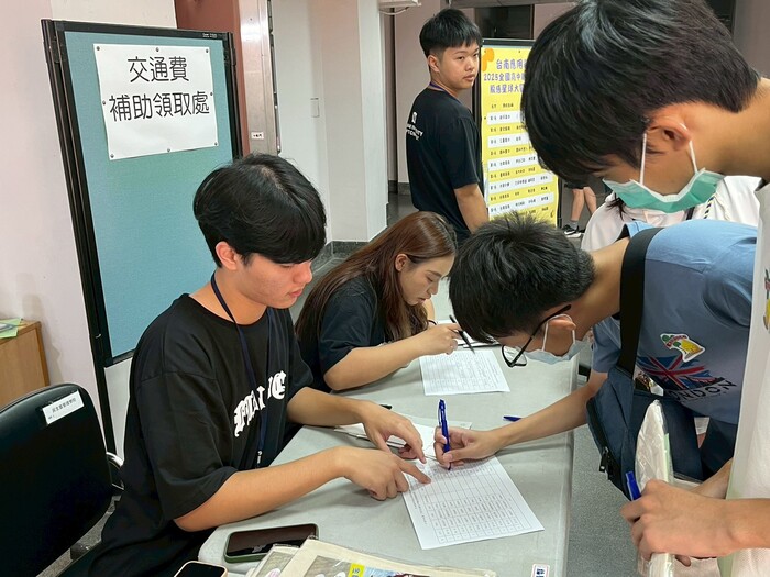 114年10月18日(六)61週年校慶「2025全國高中職投資模擬競賽─股感星球大冒險」頒獎典禮圖片